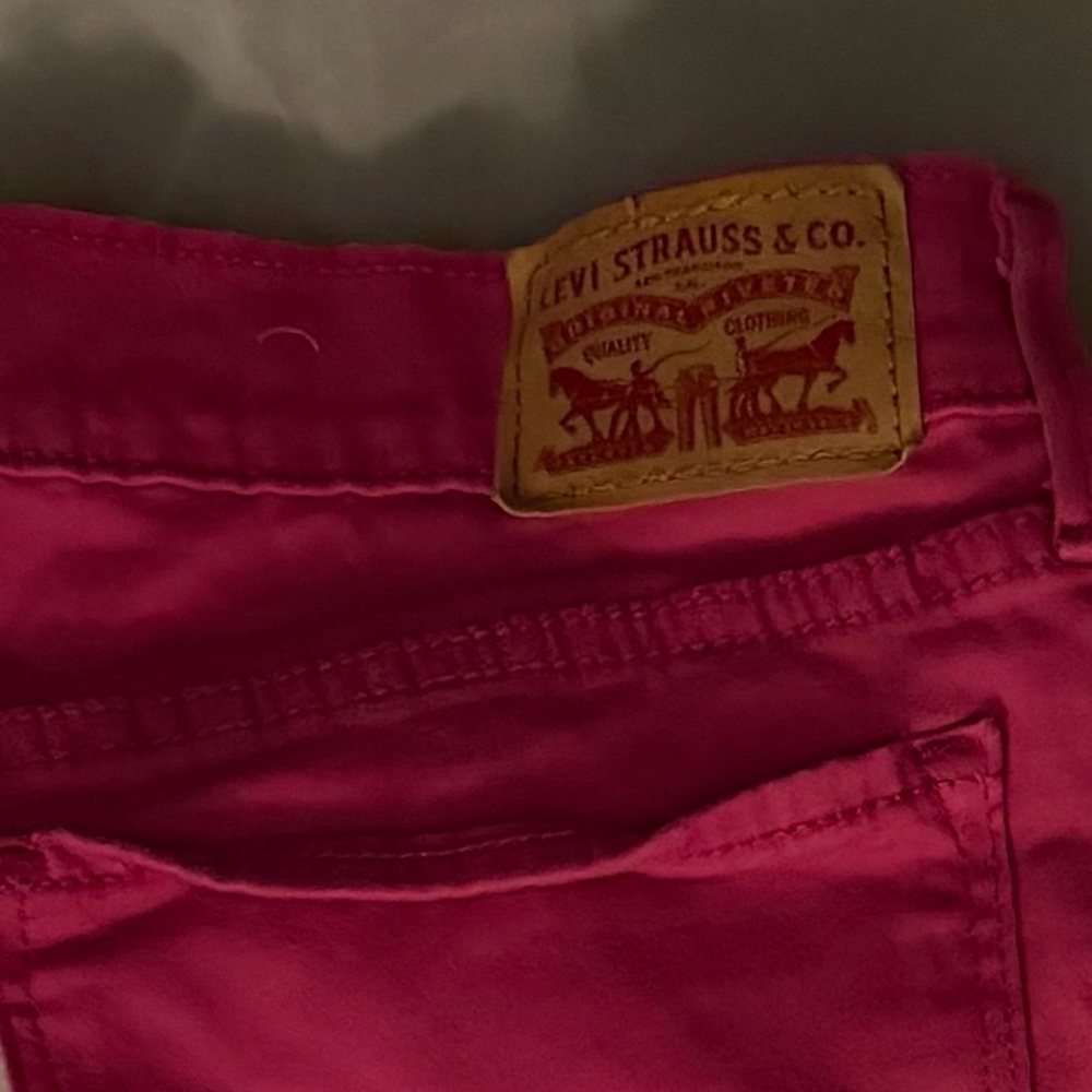 Levi's Women's Fuchsia Jeans